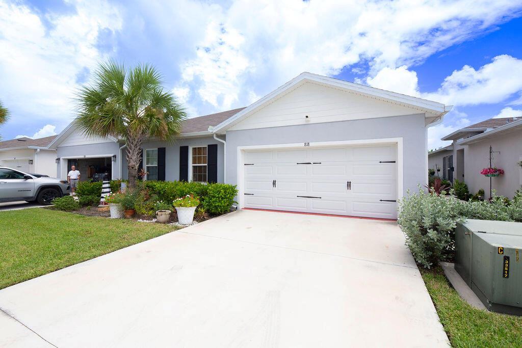 818 Persimmon Place, Fort Pierce FL 34981 photo 5