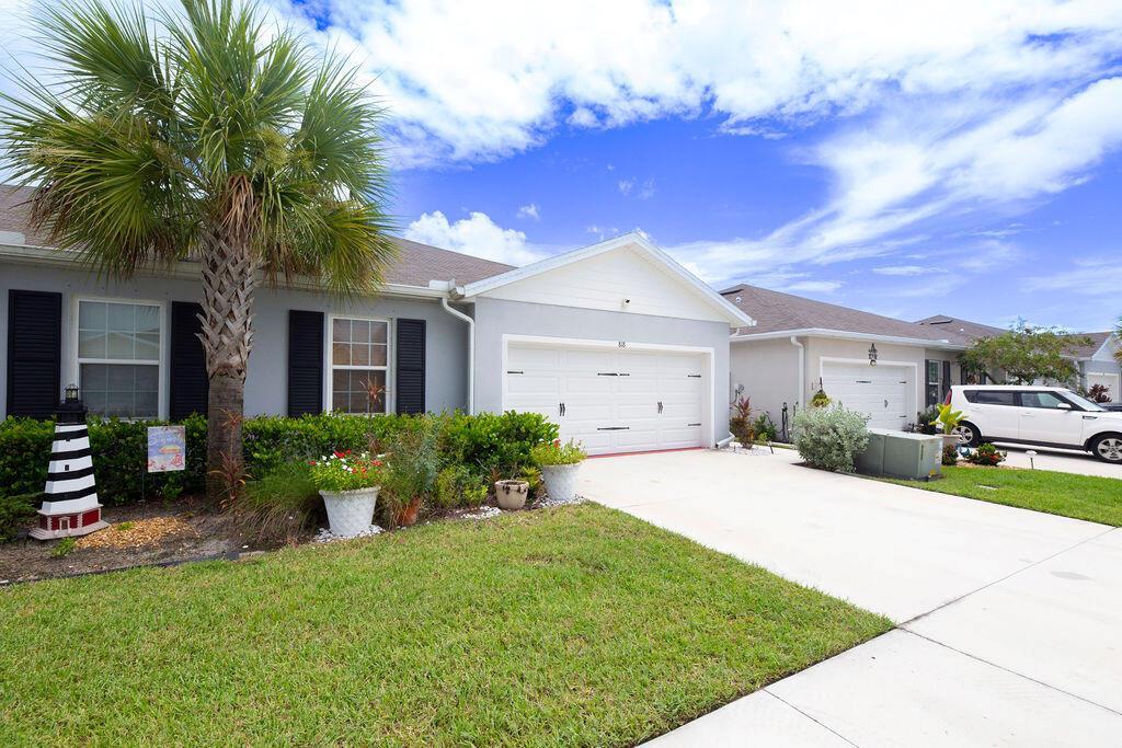 818 Persimmon Place, Fort Pierce FL 34981 photo 4