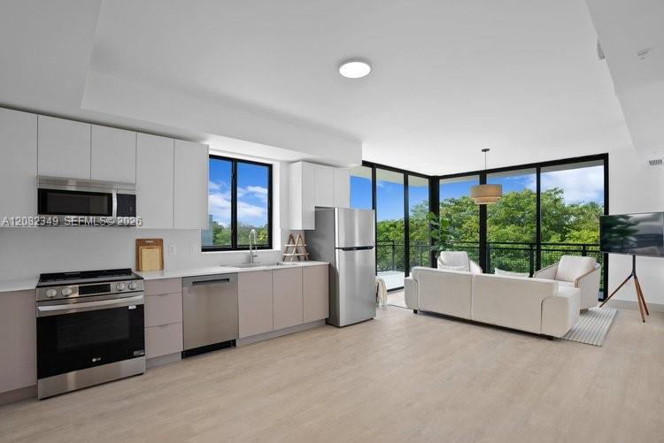 1155 NE 126th St # 403, North Miami FL 33161 photo 4