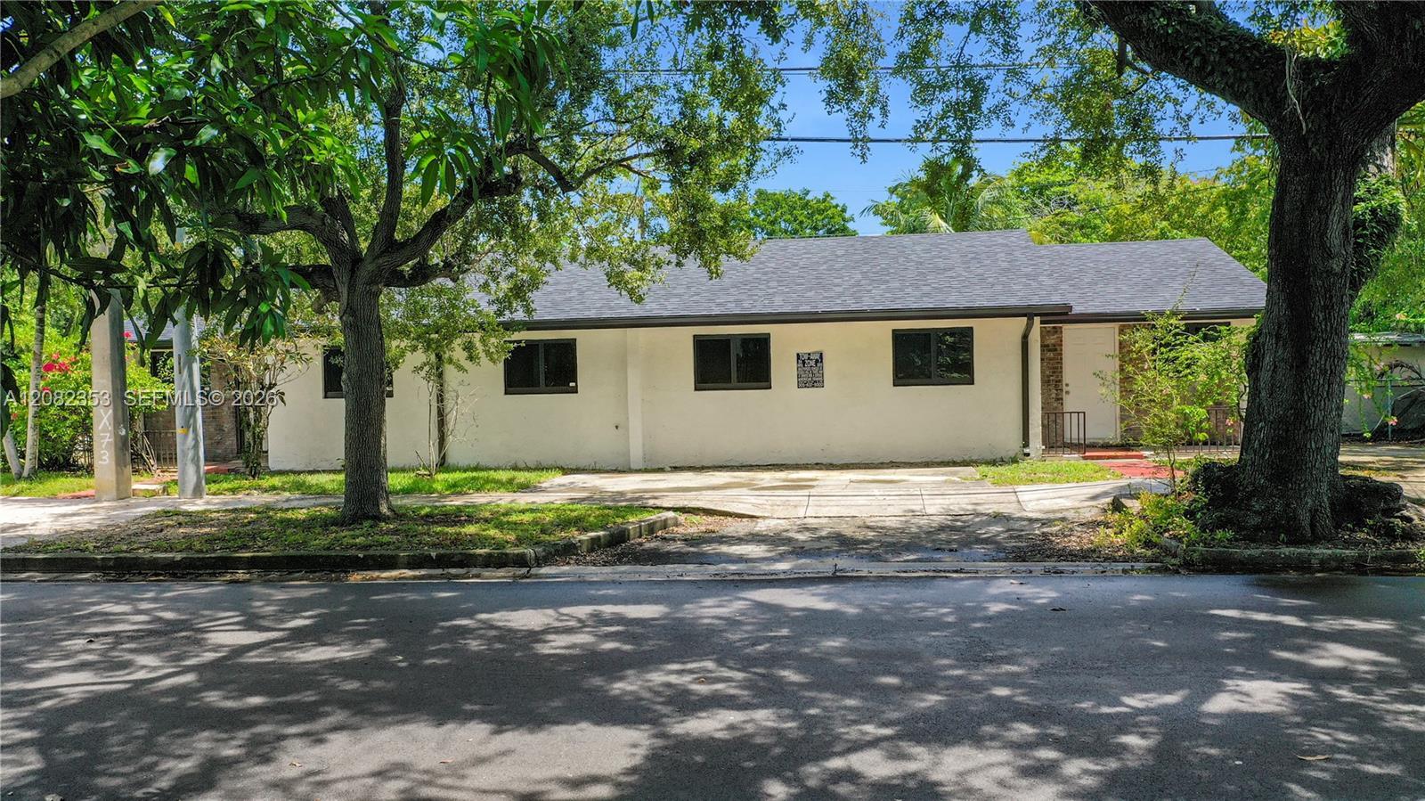3471 Plaza St, Miami FL 33133 photo 2
