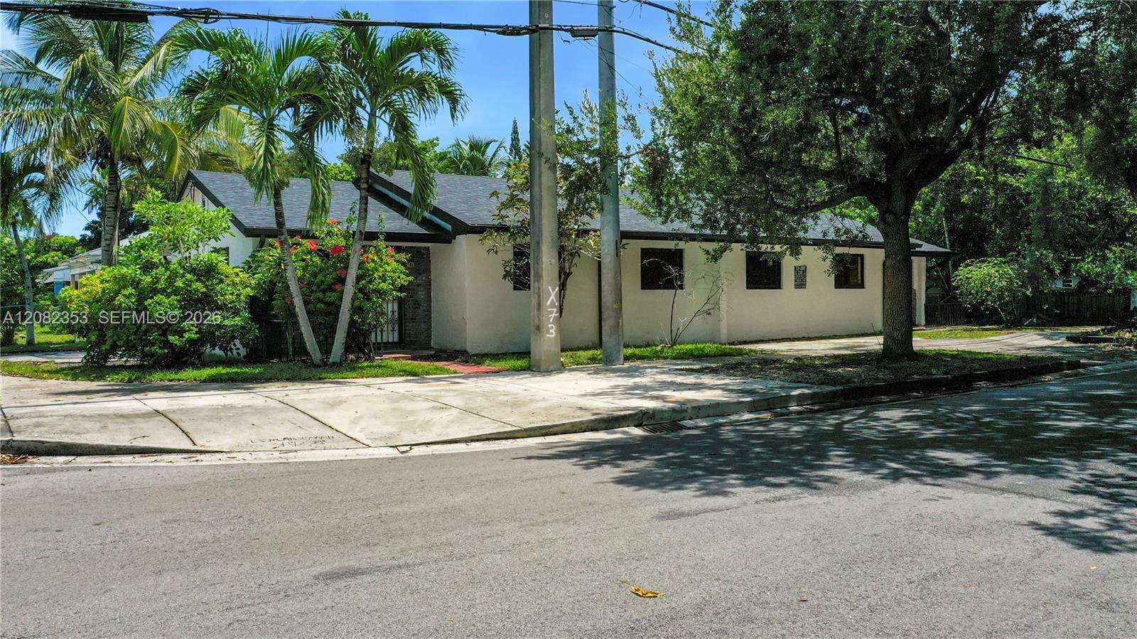 3471 Plaza St, Miami FL 33133 photo 3