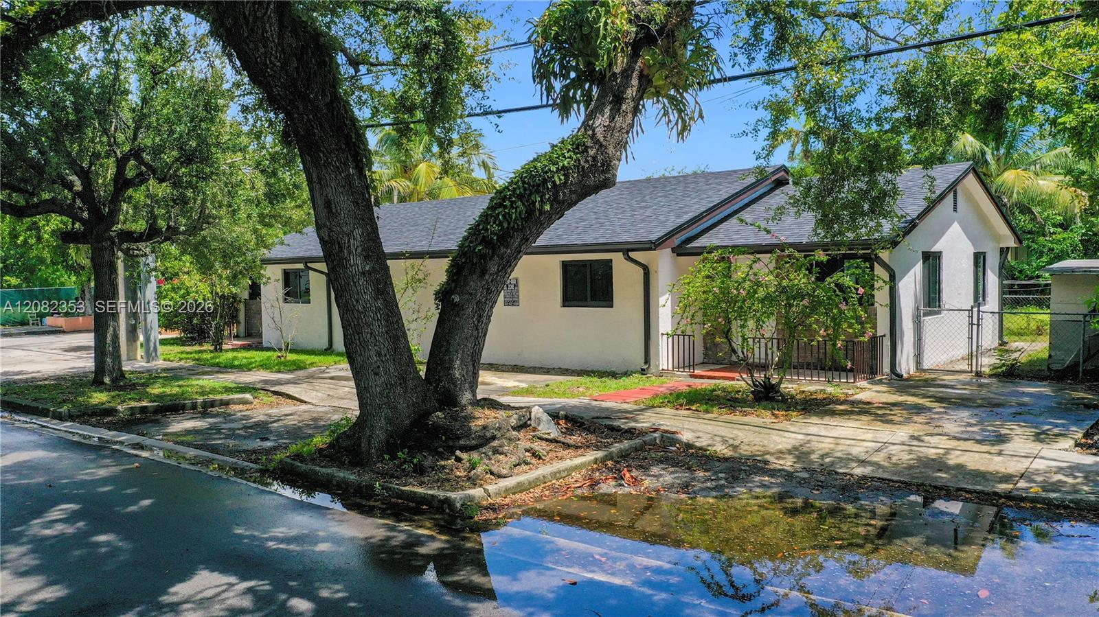 3471/3473 Plaza St, Miami FL 33133