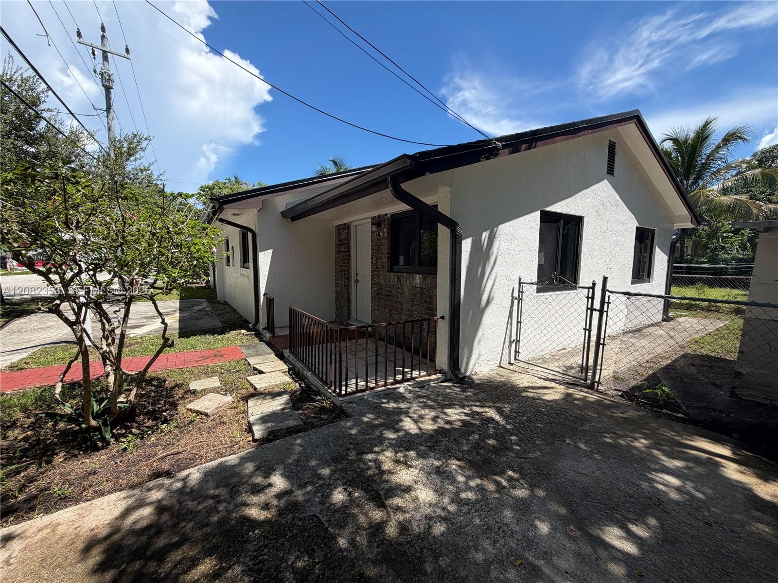 3471 Plaza St, Miami FL 33133 photo 4