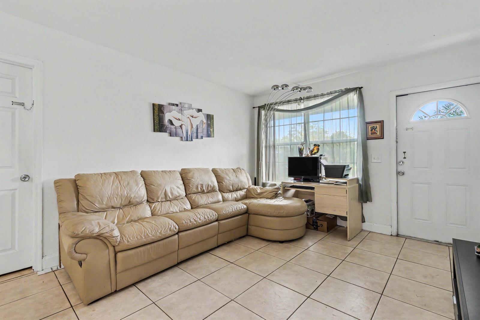 6714 ATLANTA Street, Hollywood FL 33024 photo 4