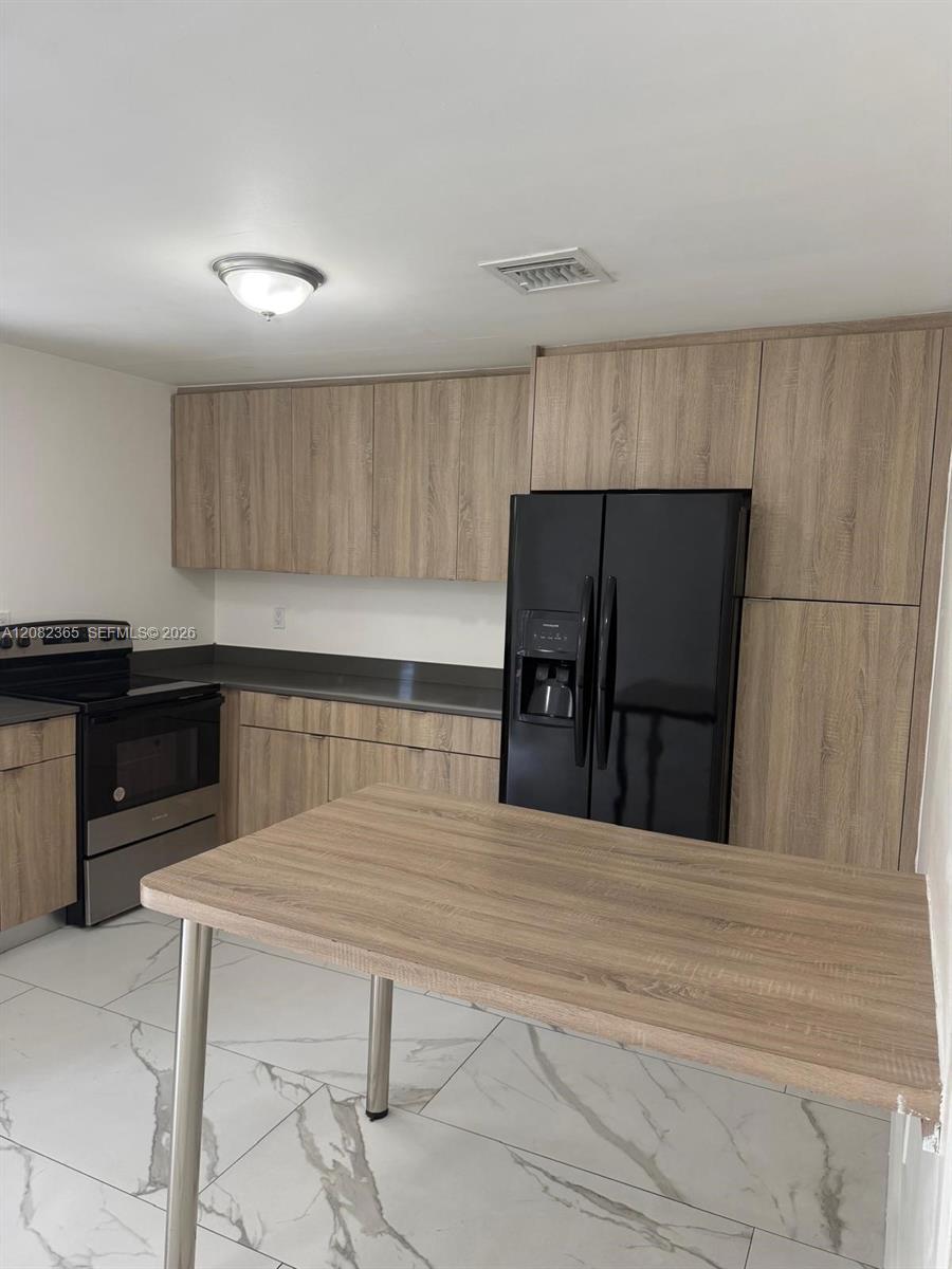 2542 NE 182nd St # 2542, North Miami Beach FL 33160 photo 3