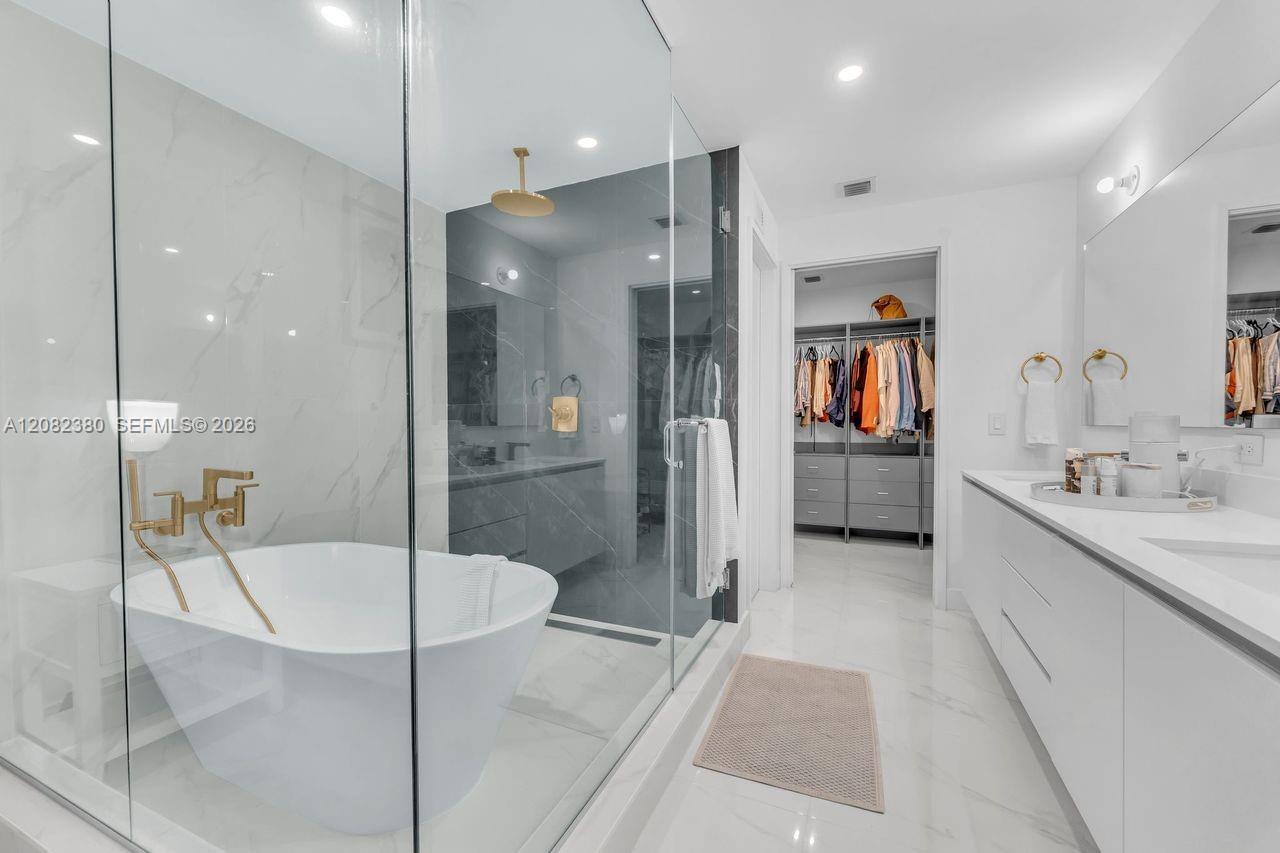 700 NE 24th St # 1405, Miami FL 33137 photo 4