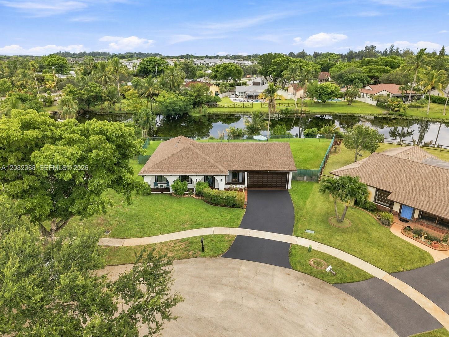 8656 SW 50th St, Cooper City FL 33328 photo 2