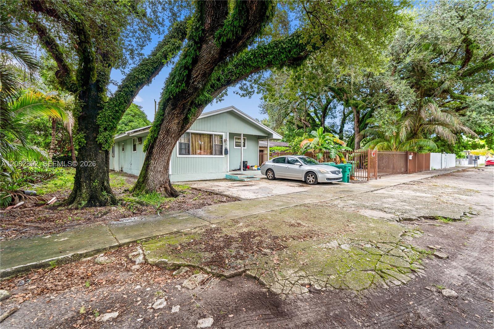 1885 NW 113th Ter, Miami FL 33167 photo 2