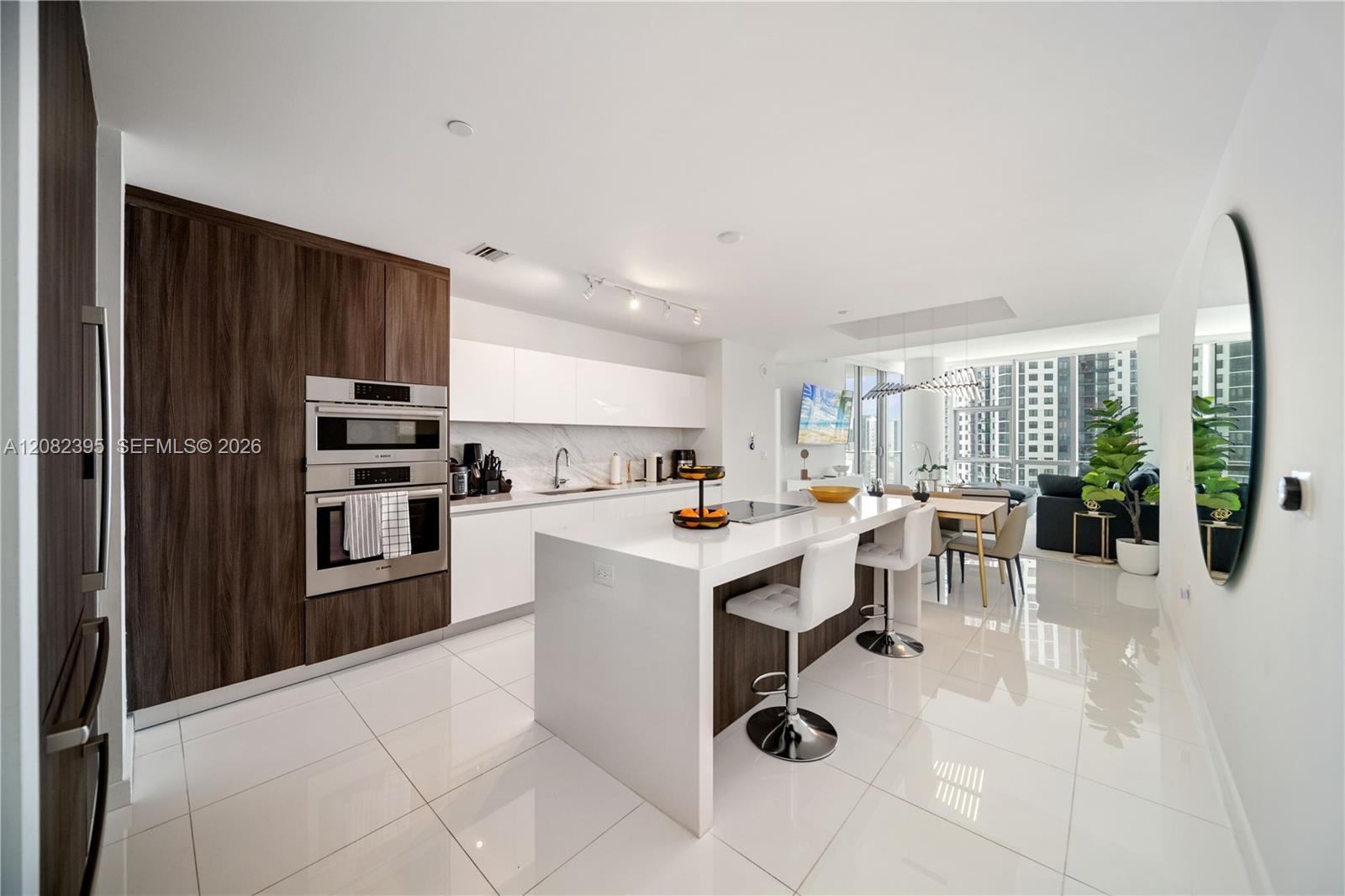 851 NE 1st Ave # 2011, Miami FL 33132 photo 2
