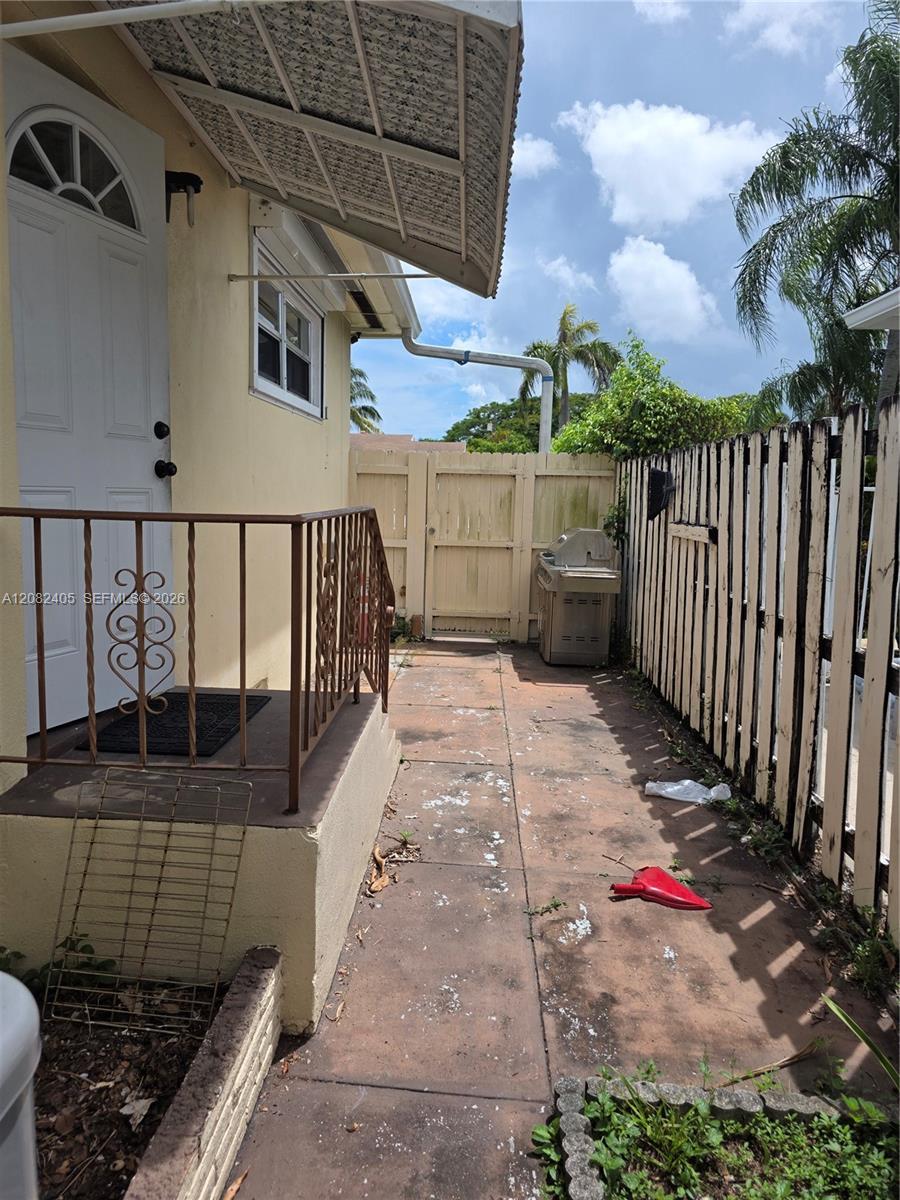 1843 Wiley St # 1, Hollywood FL 33020 photo 2