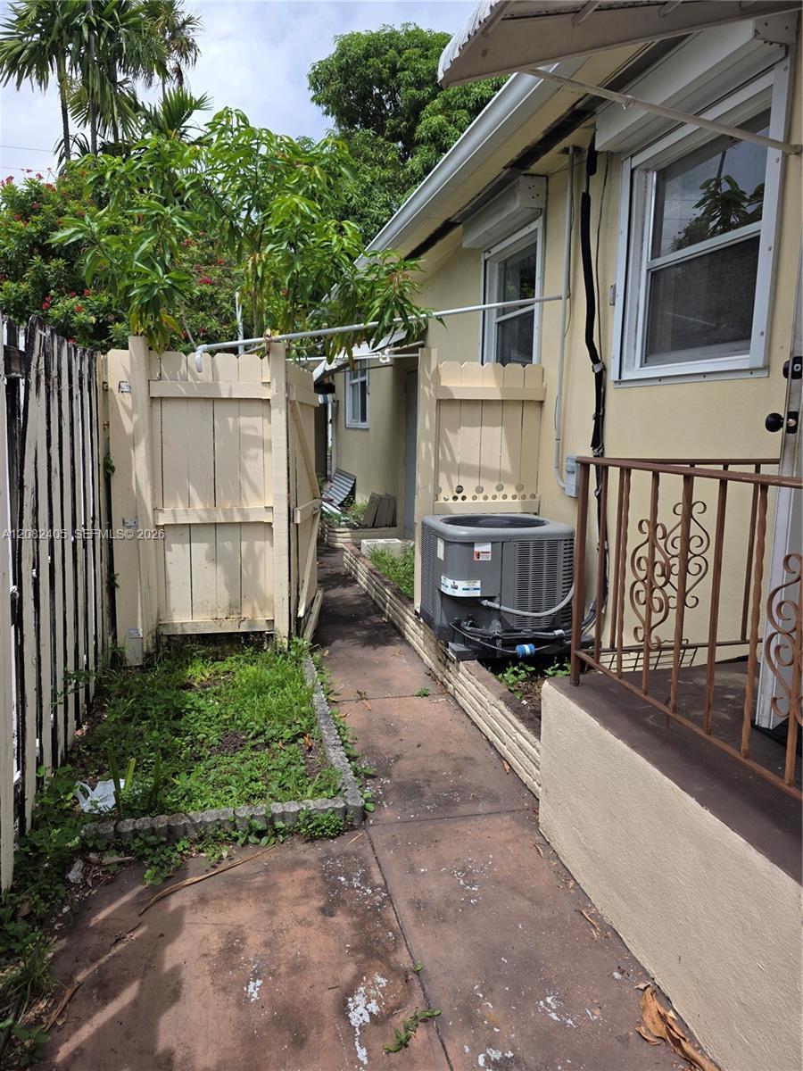 1843 Wiley St # 1, Hollywood FL 33020 photo 3