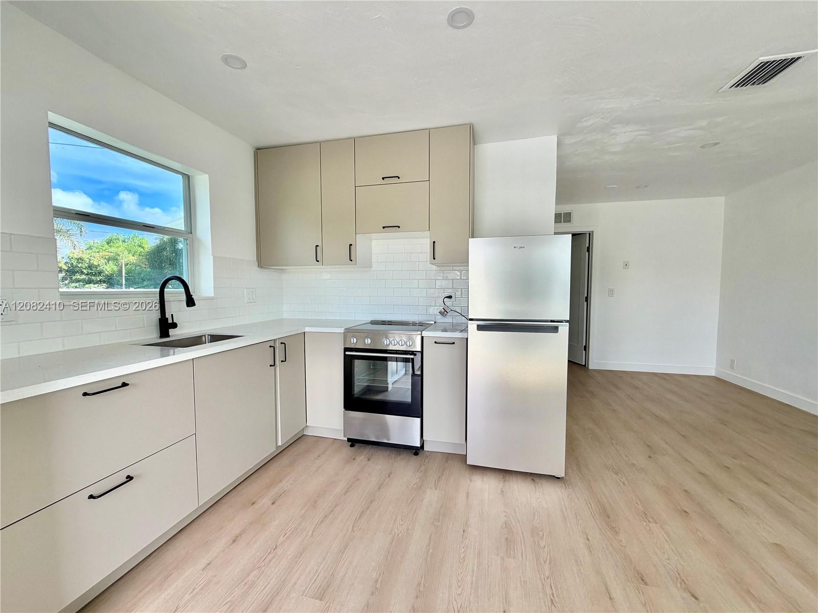 101 SW 4th Ave # 0, Hallandale Beach FL 33009 photo 4