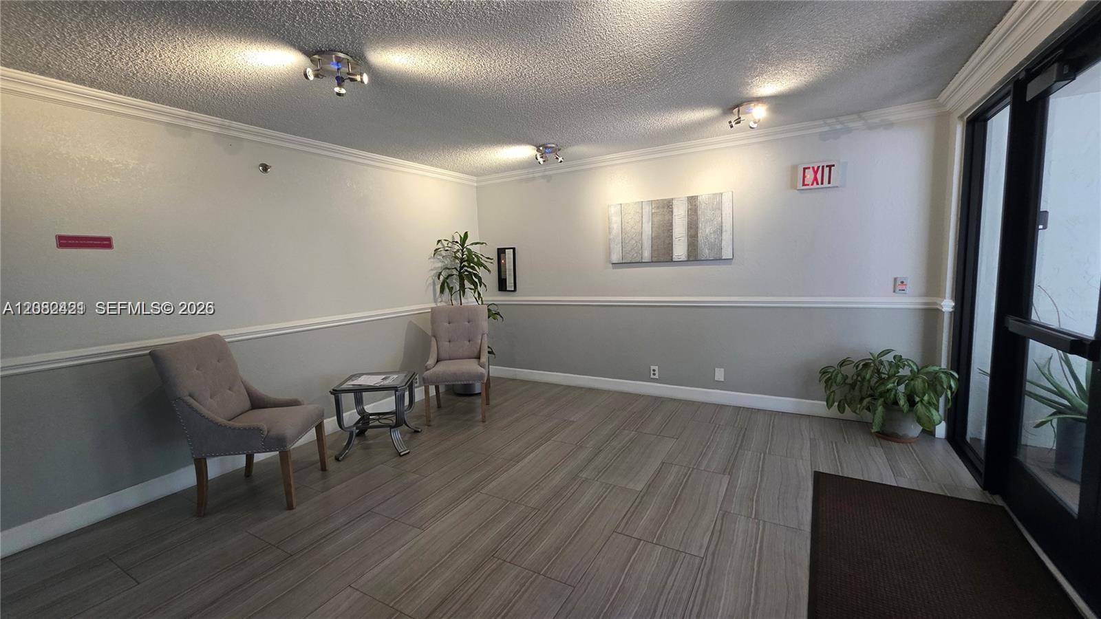 901 Hillcrest Dr # 215, Hollywood FL 33021 photo 4