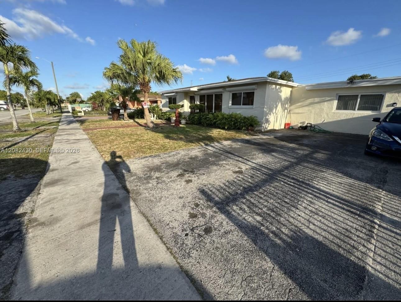 510 W 36th Pl, Hialeah FL 33012 photo 2