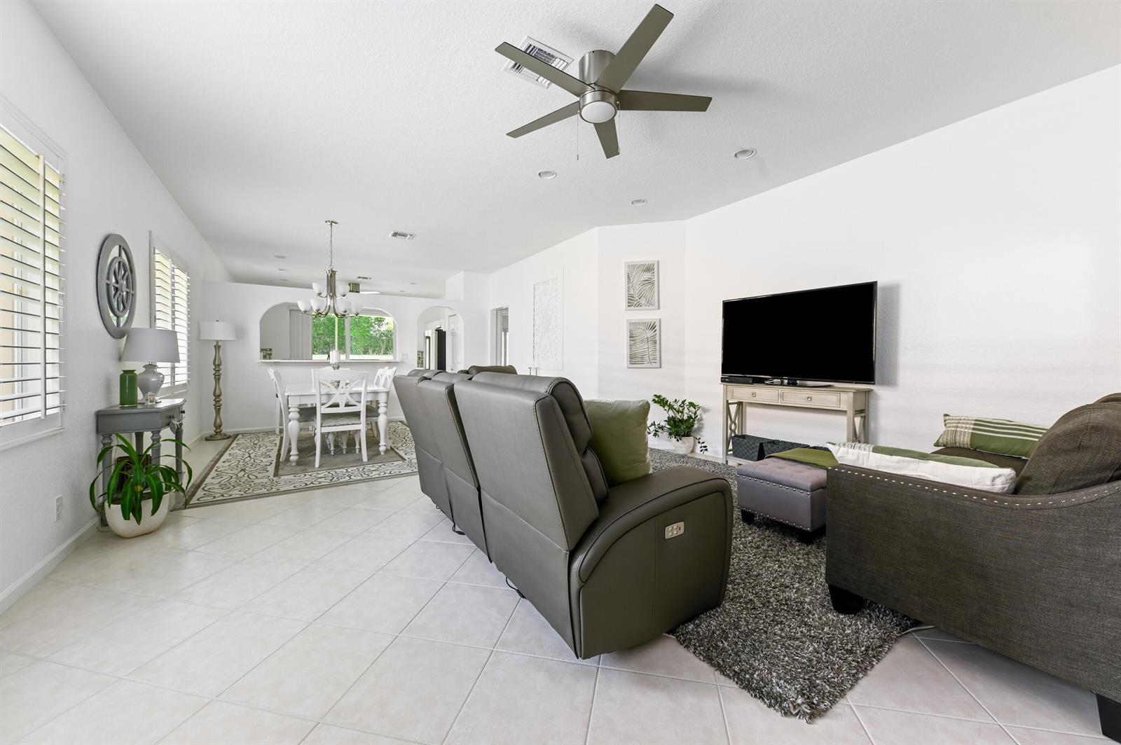 9142 BAY POINT Circle, West Palm Beach FL 33411 photo 4