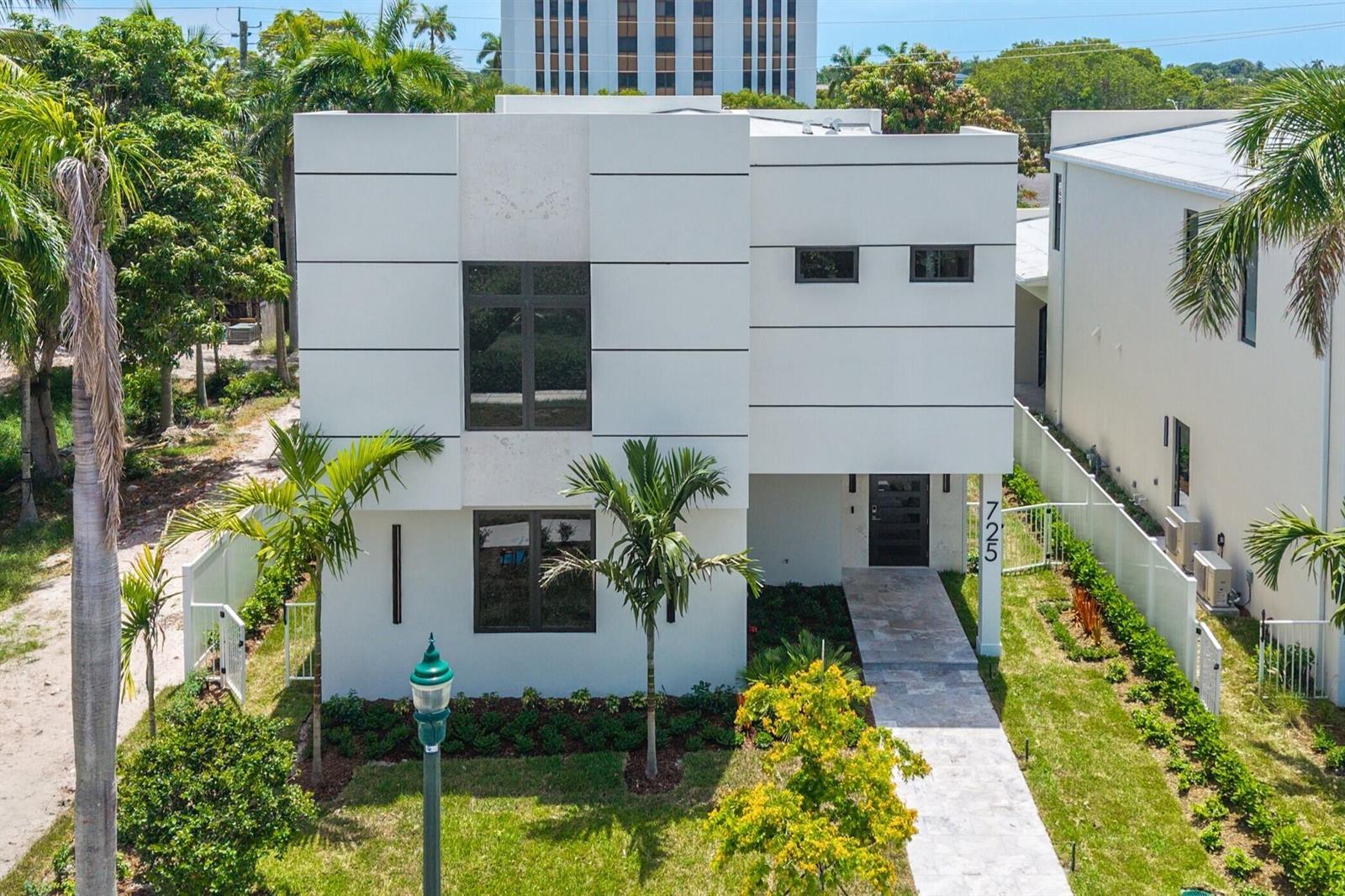715 SE 4th Avenue, Delray Beach FL 33483 photo 2