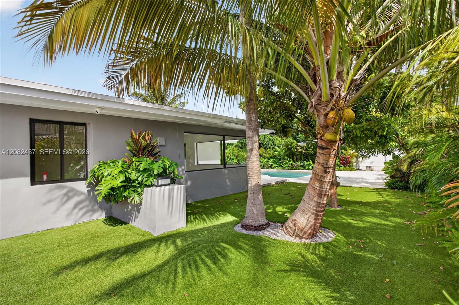 1215 NE 110th St, Miami FL 33161 photo 4