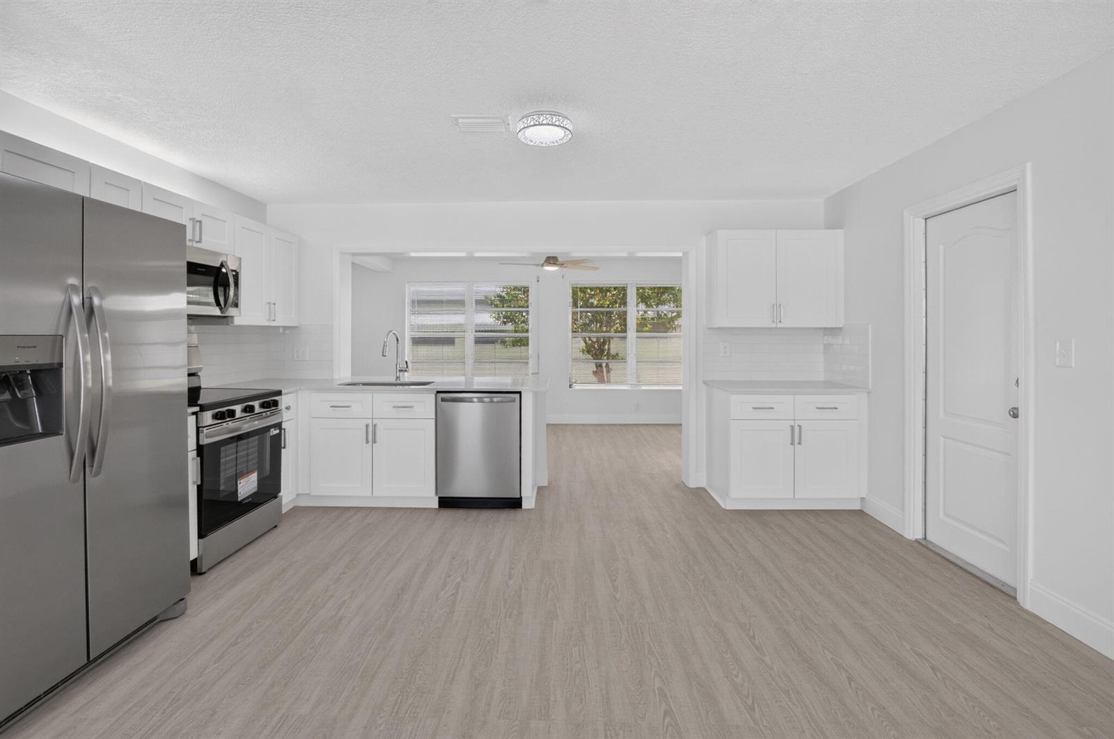 2080 SW 13TH Way, Boynton Beach FL 33426 photo 3