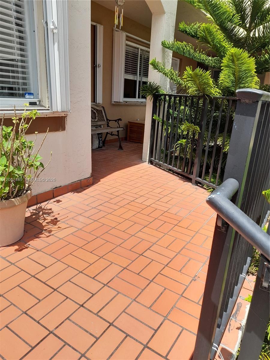 551 NW 82nd Ave # 520, Miami FL 33126 photo 2