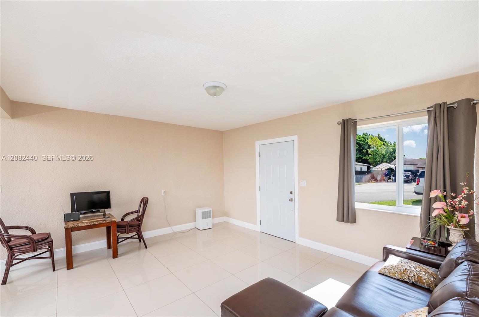 1020 SW 73rd Pl, Miami FL 33144 photo 3
