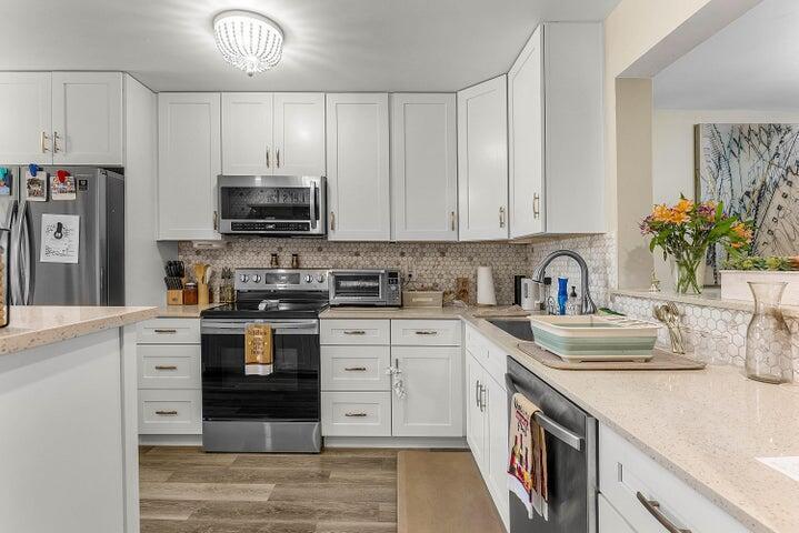 10110 CEDAR POINT Boulevard # 203, Boynton Beach FL 33437 photo 3