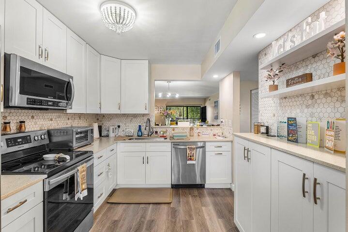 10110 CEDAR POINT Boulevard # 203, Boynton Beach FL 33437
