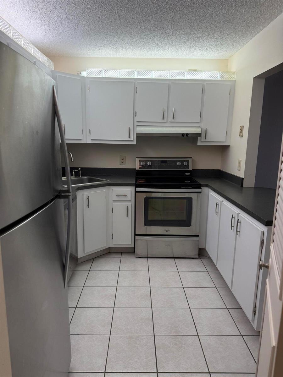 102 LAKE PINE Circle # 2, FL 33463 photo 3
