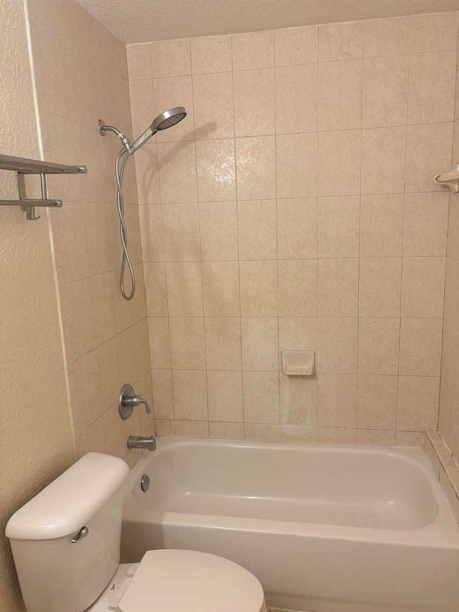 2711 NW 13TH Street, Fort Lauderdale FL 33311 photo 3