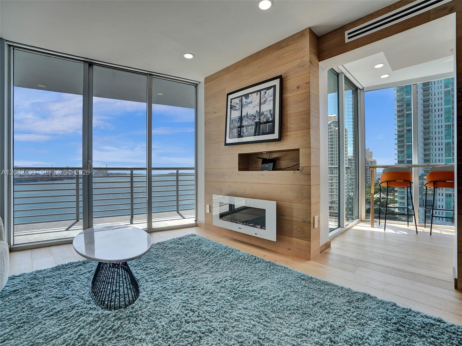 325 S Biscayne Blvd # 1423, Miami FL 33131 photo 2