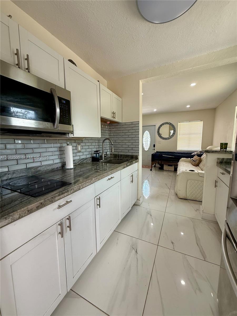 12801 Westview Dr, Miami FL 33167 photo 4