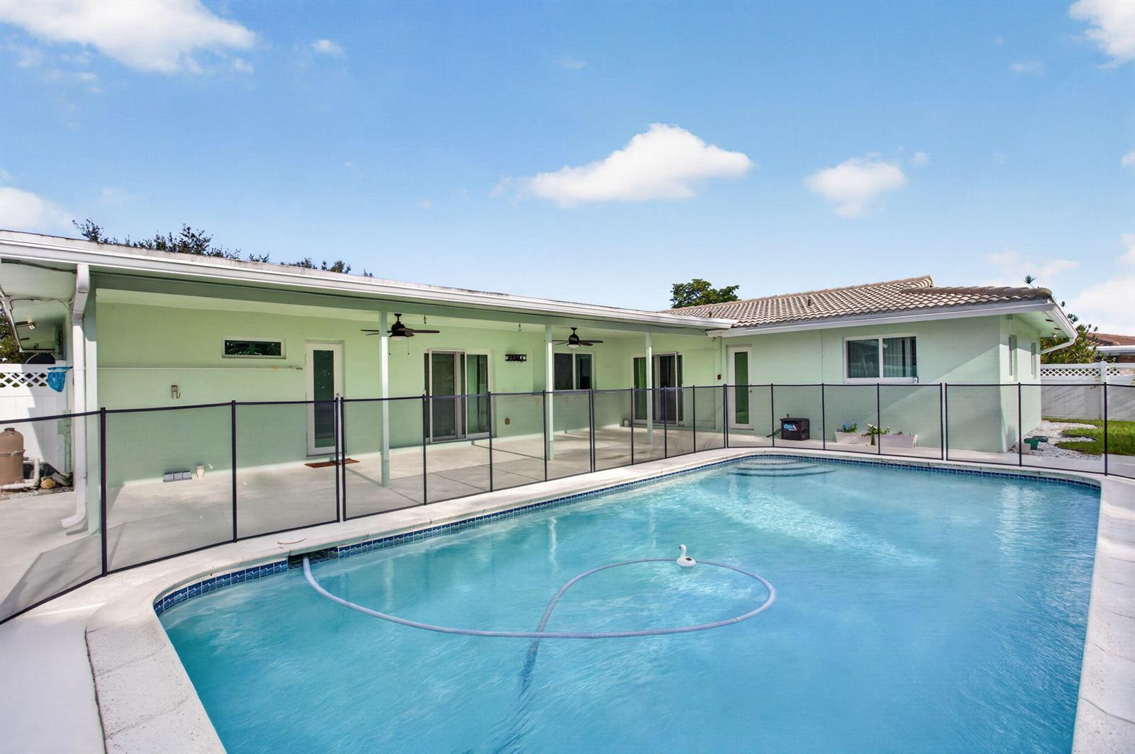 3731 NW 99th Avenue, Coral Springs FL 33065 photo 2