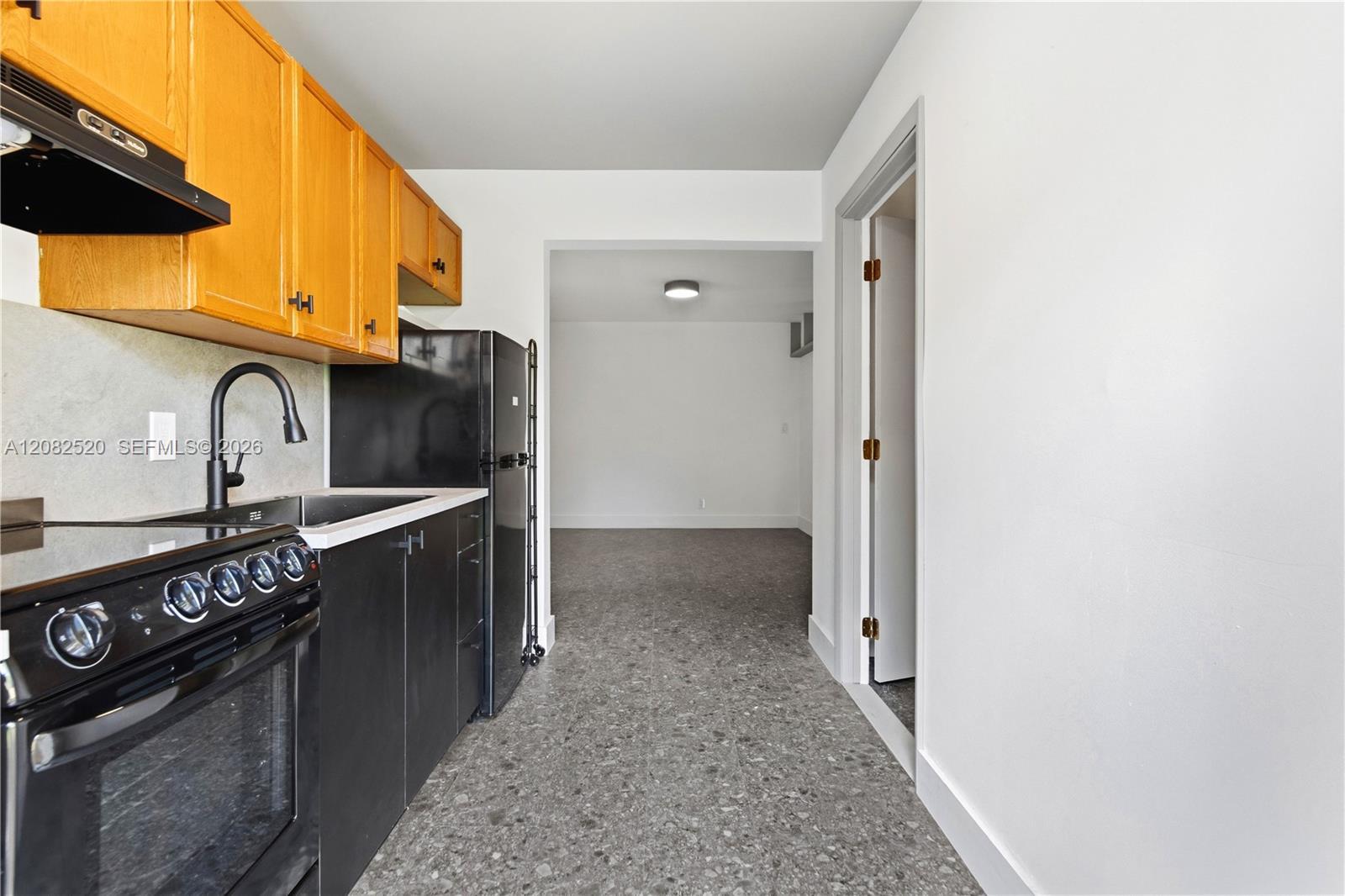 1085 NE 34th St # 3, Oakland Park FL 33334 photo 2