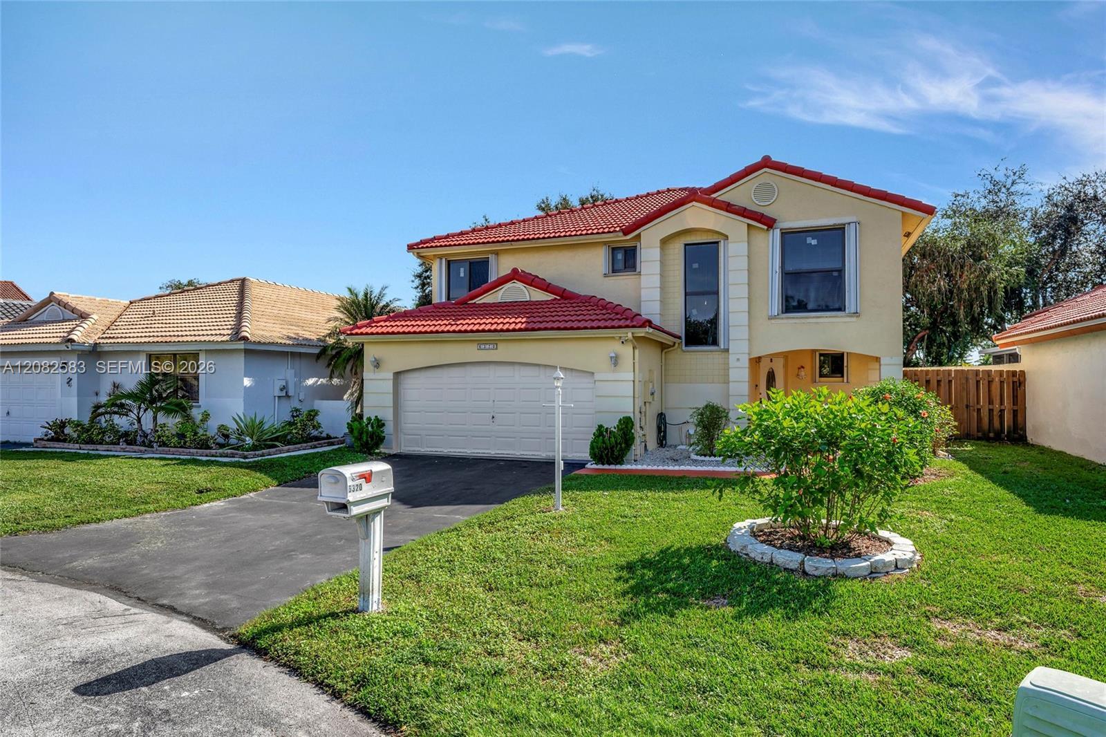 6320 Plymouth Ln, Davie FL 33331 photo 2