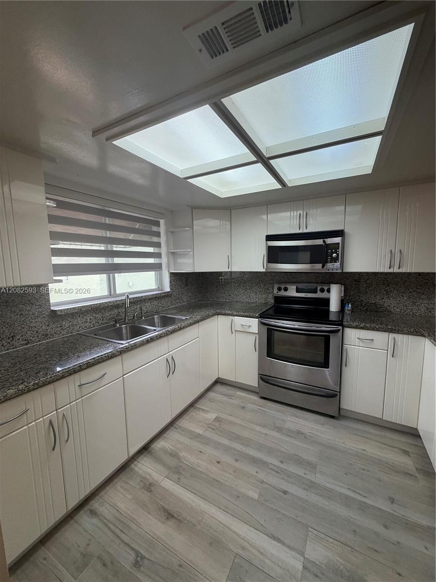 11091 NW 7th St # 16, Doral FL 33172 photo 4