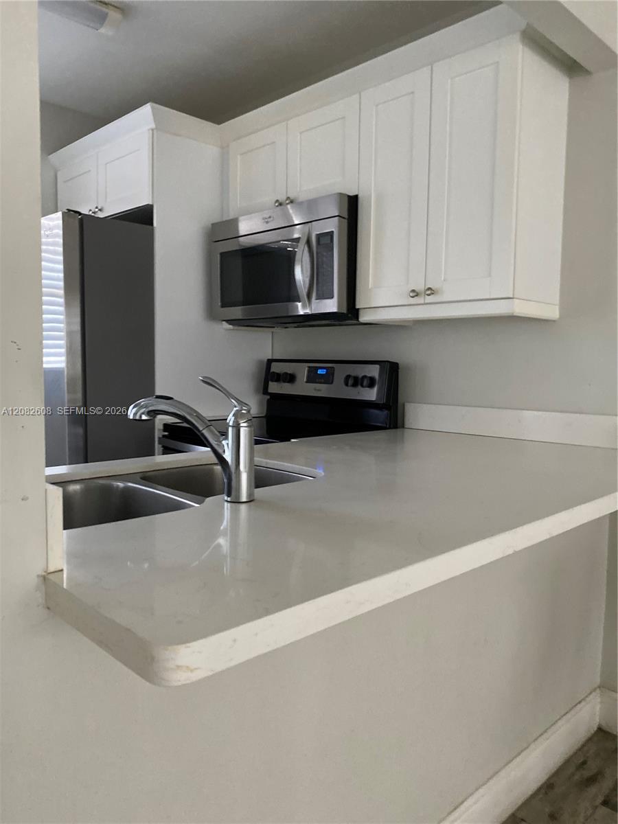 5181 W Oakland Park Blvd # 112, Lauderdale Lakes FL 33313 photo 2