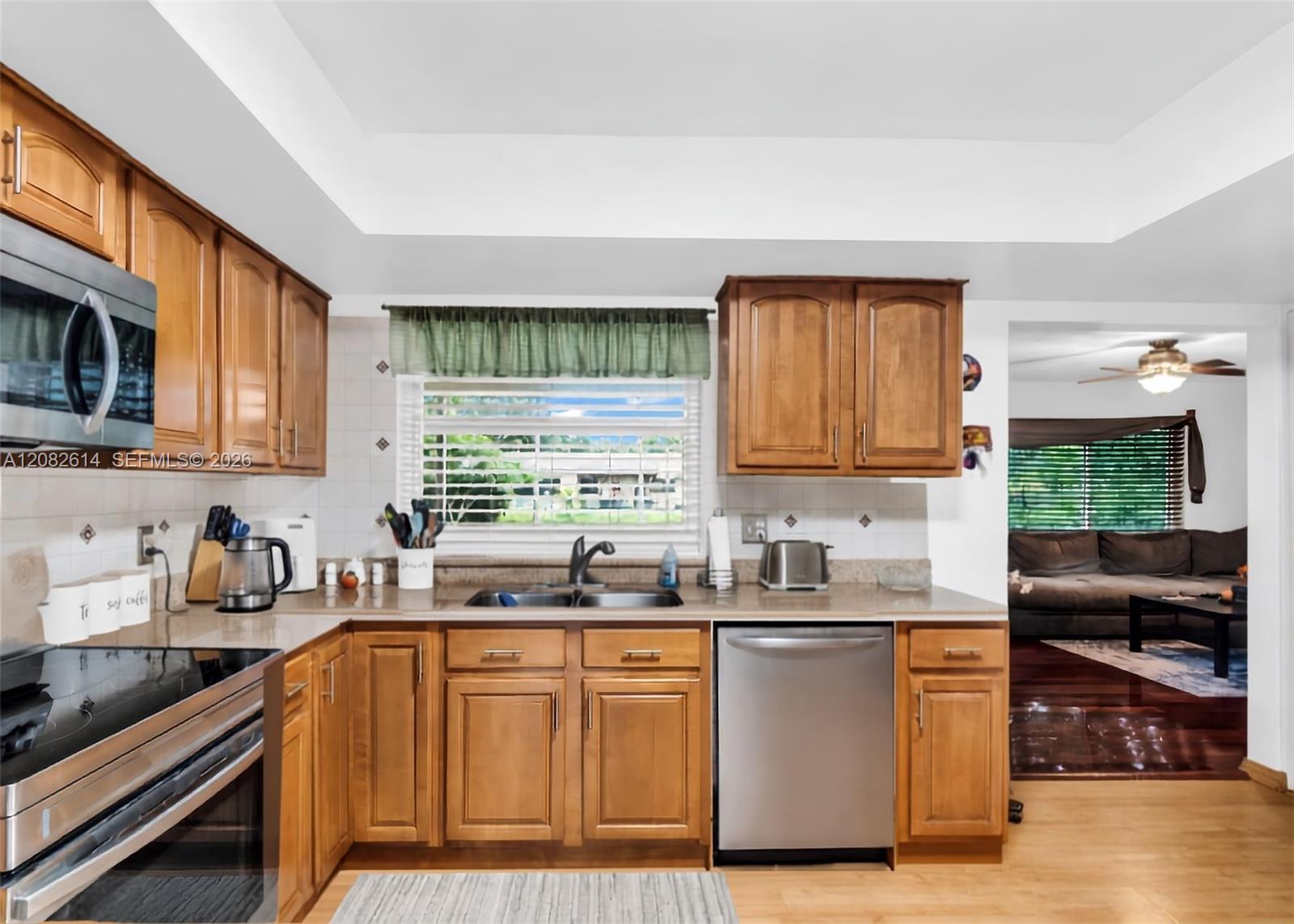 11804 SW 54th St, Cooper City FL 33330 photo 2