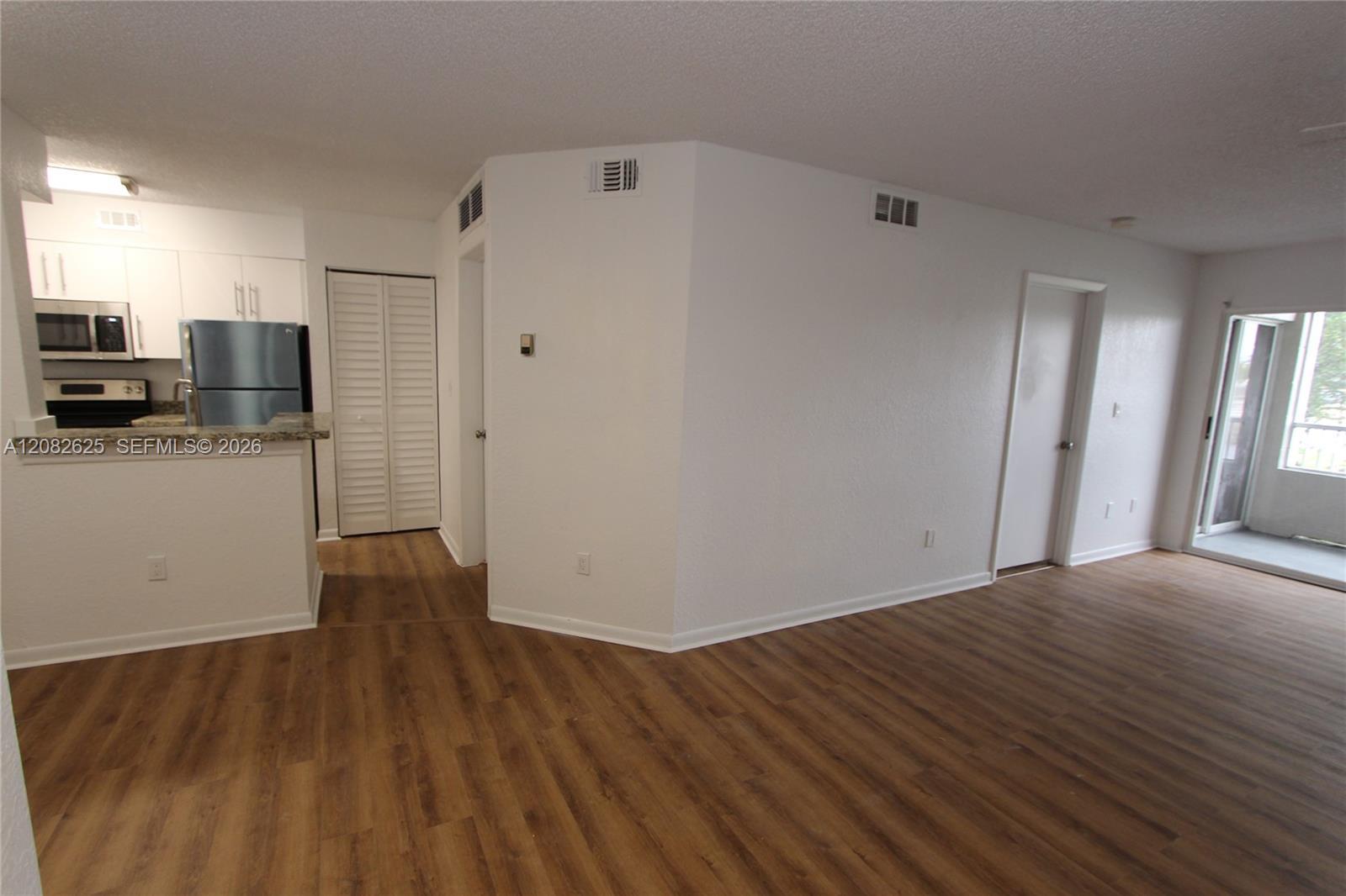 2881 N Oakland Forest Dr # 206, Oakland Park FL 33309 photo 3