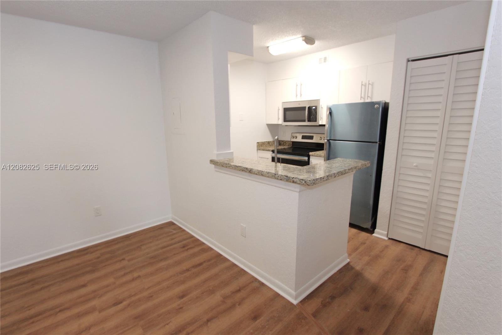 2881 N Oakland Forest Dr # 206, Oakland Park FL 33309 photo 4