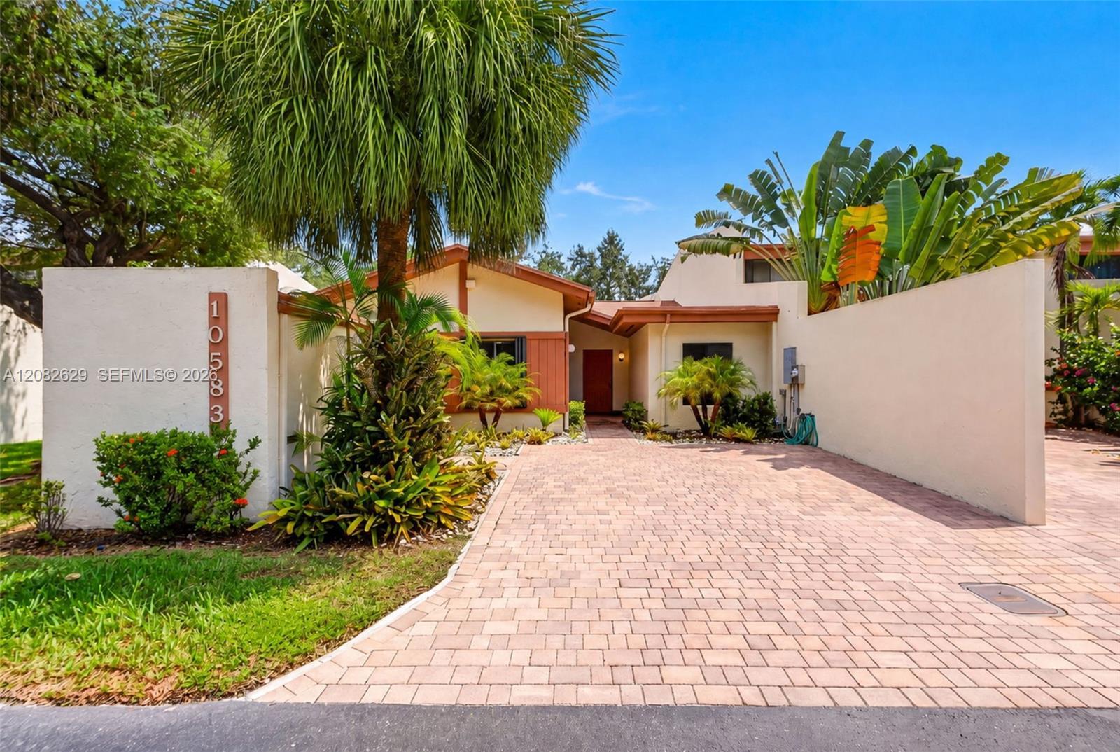 10583 SW 77th Ter, Miami FL 33173 photo 2