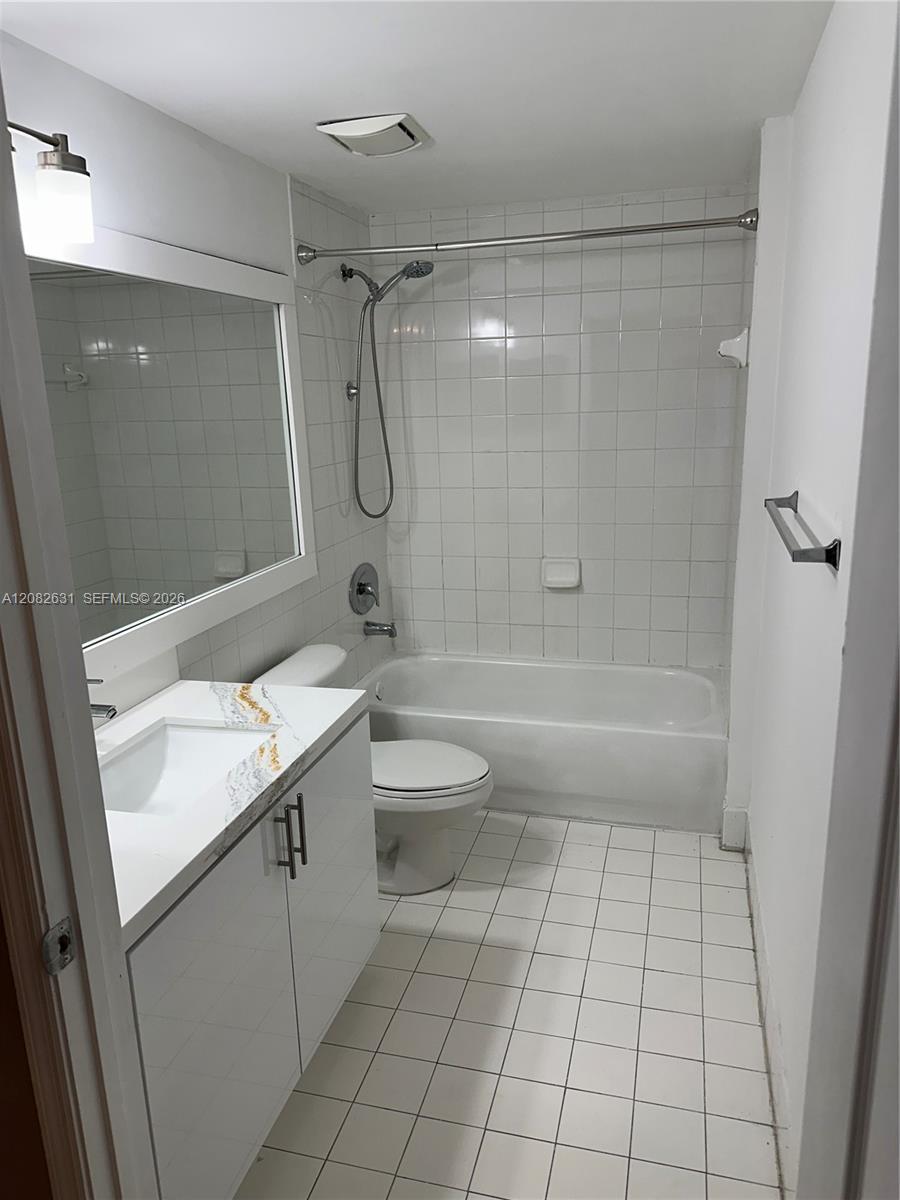 5091 NW 7th St # 811, Miami FL 33126 photo 5