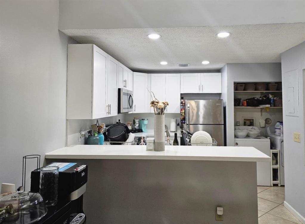 1827 RUNNERS Way, North Lauderdale FL 33068 photo 3