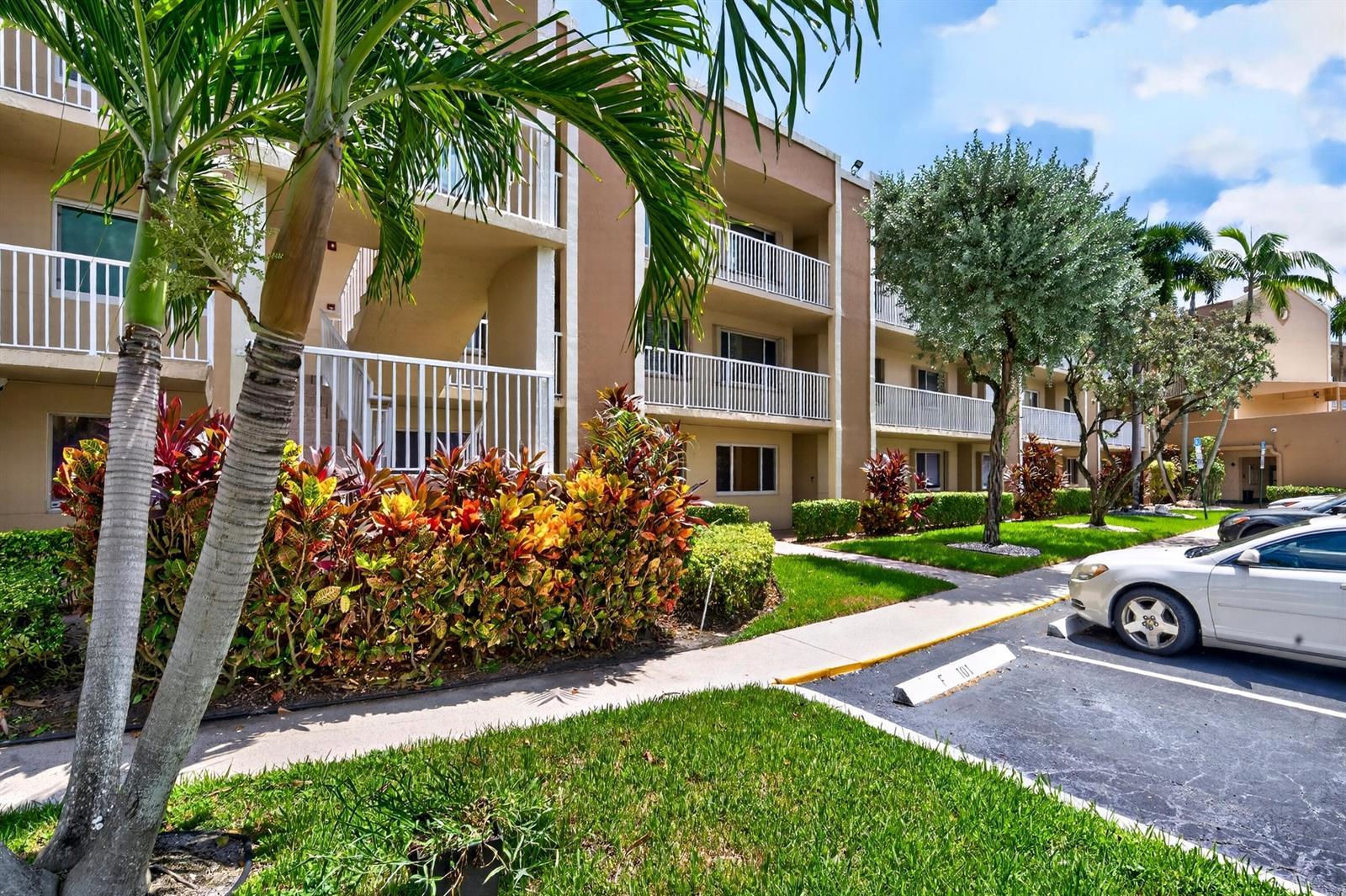 7348 N DEVON Drive # 203, Tamarac FL 33321