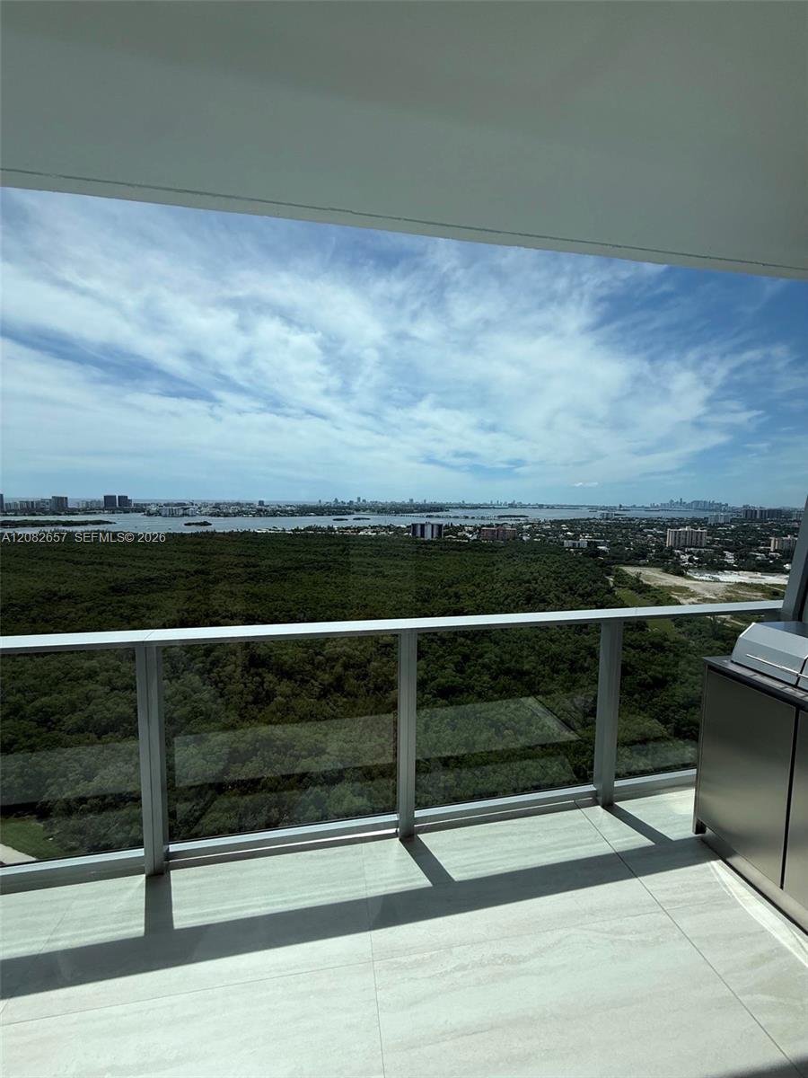 2411 Laguna Circle # 2703, North Miami FL 33181 photo 2