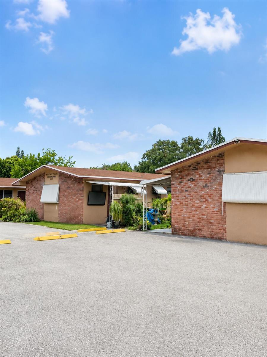 2738 FILLMORE Street, Hollywood FL 33020