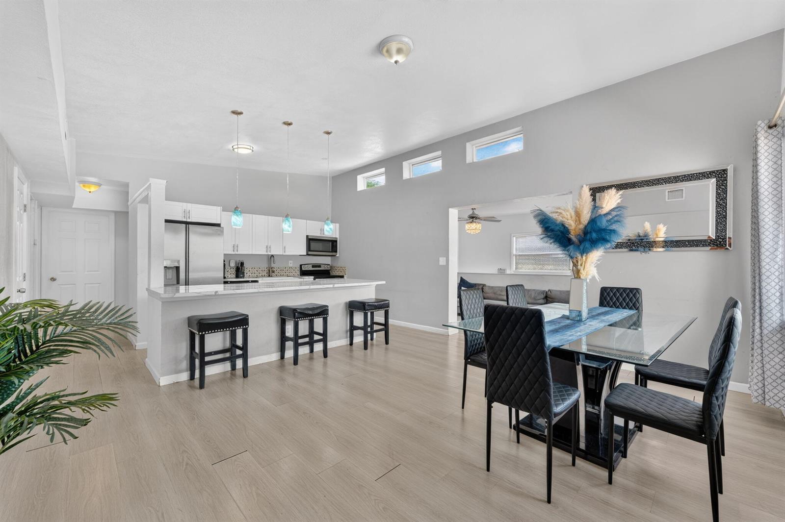 910 NW 17TH Avenue, Fort Lauderdale FL 33311 photo 2