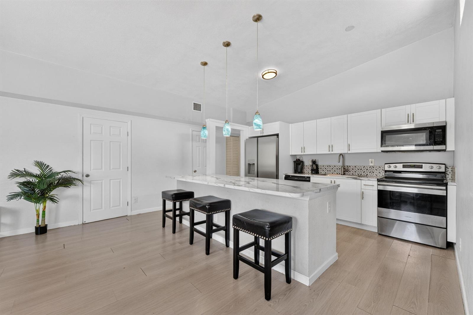 910 NW 17TH Avenue, Fort Lauderdale FL 33311