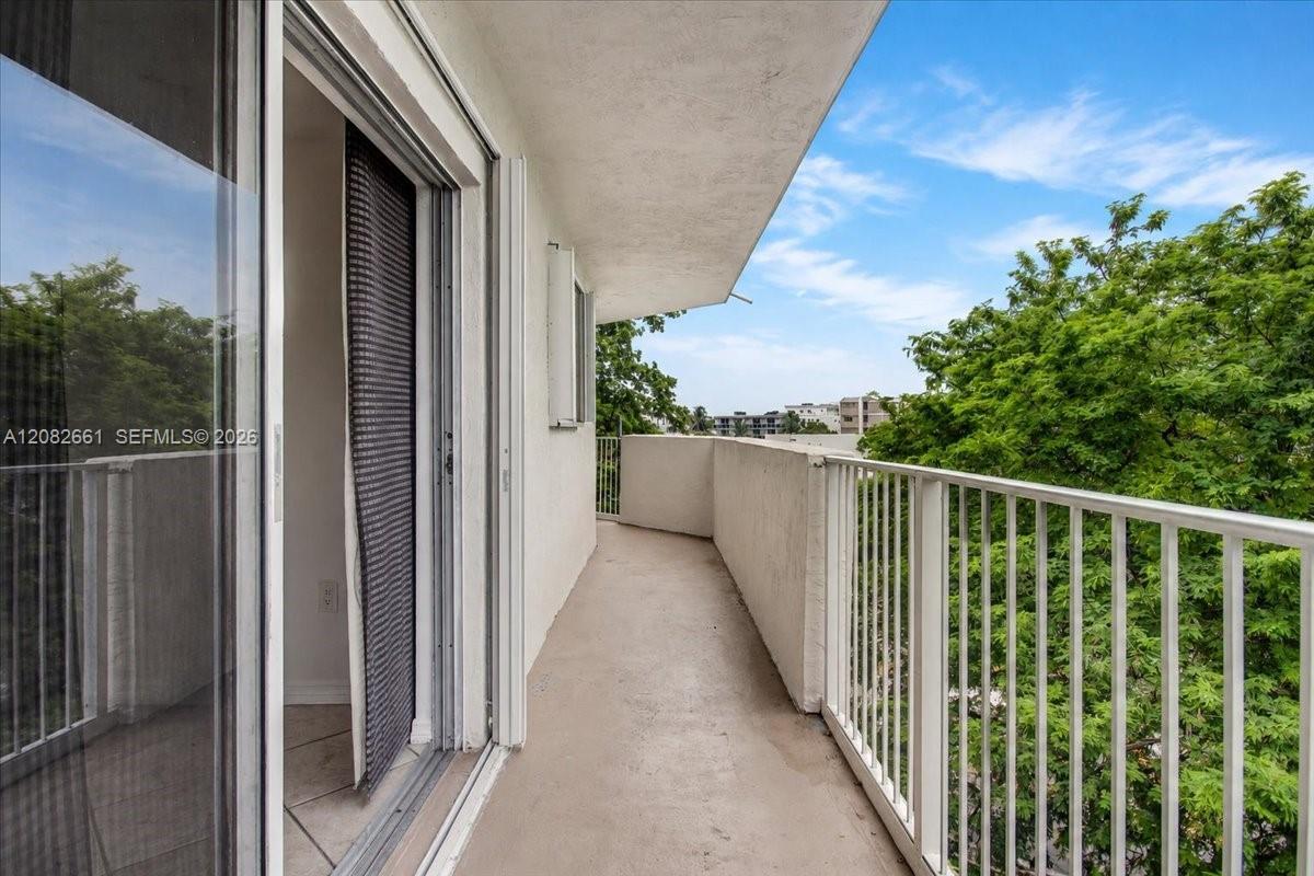 1975 Normandy Dr # 303, Miami Beach FL 33141 photo 4