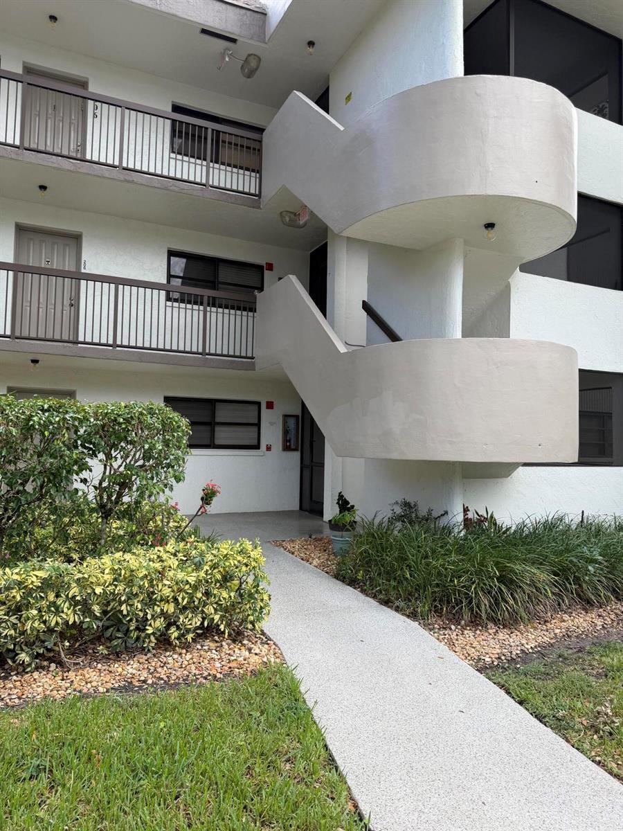 7625 NW 79th Avenue Unit 107, Tamarac FL 33321 photo 3