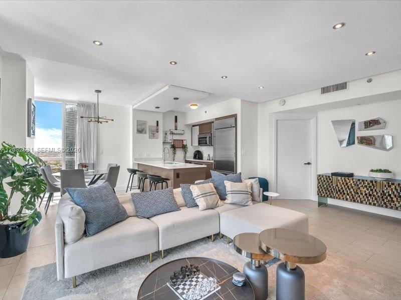 55 SE 6th St # 2902, Miami FL 33131 photo 2