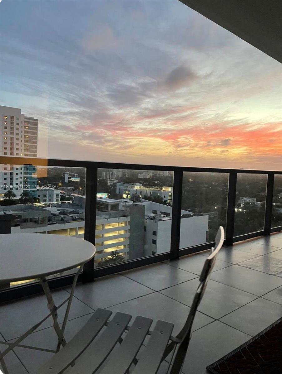 239 SW 9th St # 1501, Miami FL 33130 photo 2
